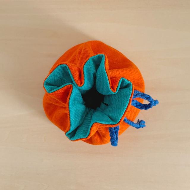 MI:IRO／Kinchaku（キンチャク）／MINT × ORANGE × MEDIUM BLUE