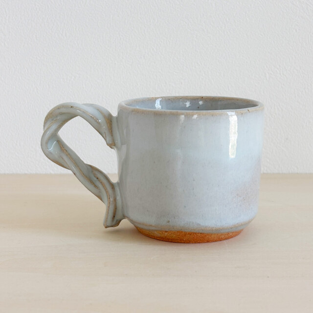 nacchico（ナッチーコ）ねじねじ持ち手のコーヒーカップ（ホワイト）