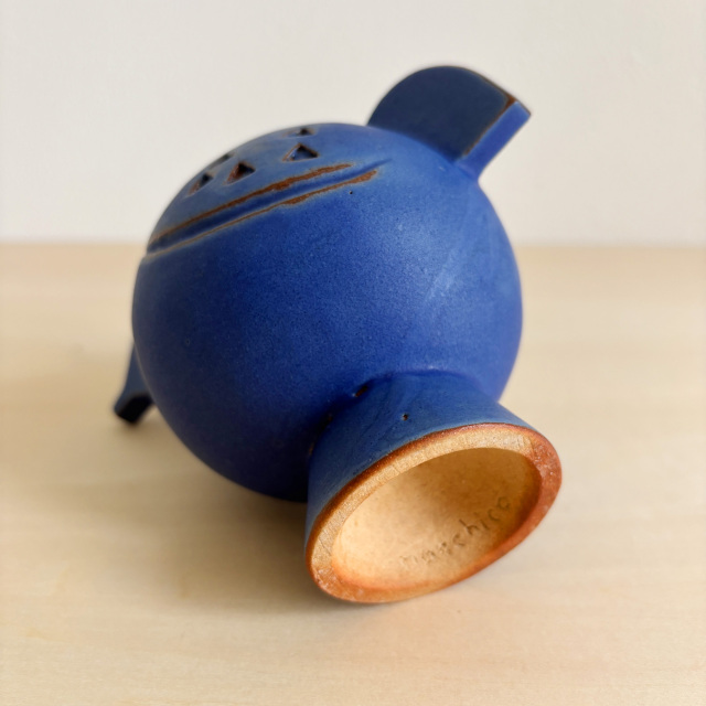 まんまるフォルムの鳥の花器（青マット）