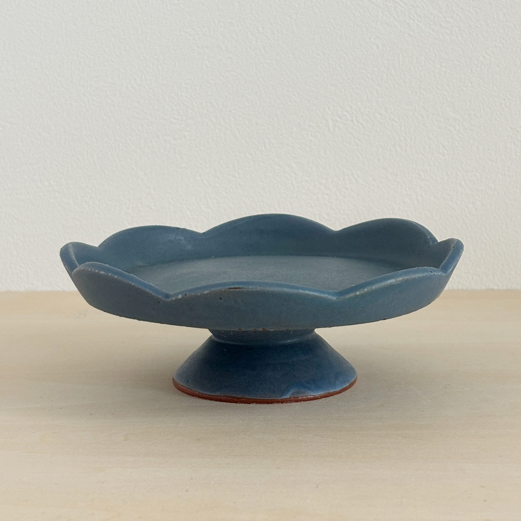 ふわふわフリルのコンポート（灰青色マット）