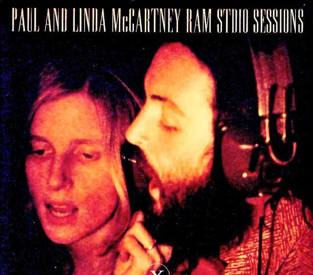 LINDA McCARTNEY’S Sixties ポールマッカートニー 1975年のポールとリンダ・マッカートニー。写真：ジェームズ