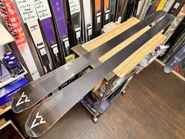 □テレマーク専用設計□24-25□BLUE MORIS（ブルーモリス）：ASYMMETRY