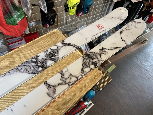 ☆B級品☆パークにも使えるスキーが超特価！□zuma（ツマ）： MONO