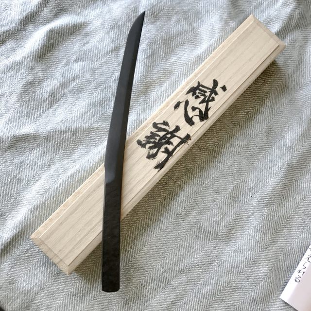 日本刀の姿を立体的に作り込み! 太刀型ペーパーナイフ「感謝 日本刀の姿を立体的に作り込み! 太刀型ペーパーナイフ「感謝