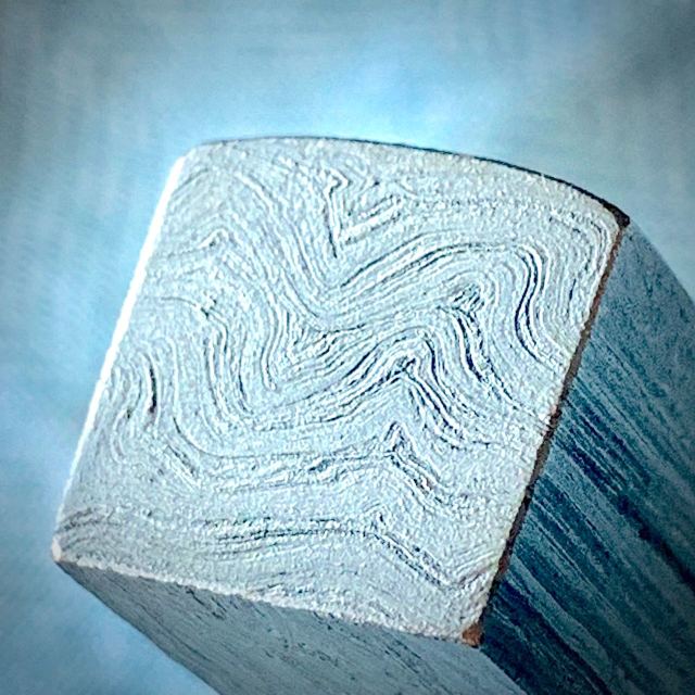 刀匠の作る鐡の逸品 月光舎】鮮やかな鍛え肌！ 玉鋼製文鎮