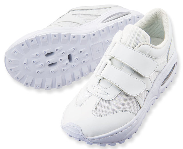足ムレを軽減するベンチレーションシステムを採用したナースシューズ