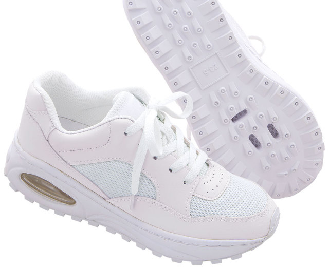 足ムレを軽減するベンチレーションシステムを採用したナースシューズ