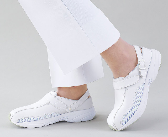 2WAYで履けるスポーティなクロッグ