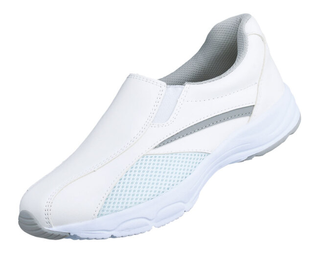 脱ぎ履きしやすいスリッポンタイプ