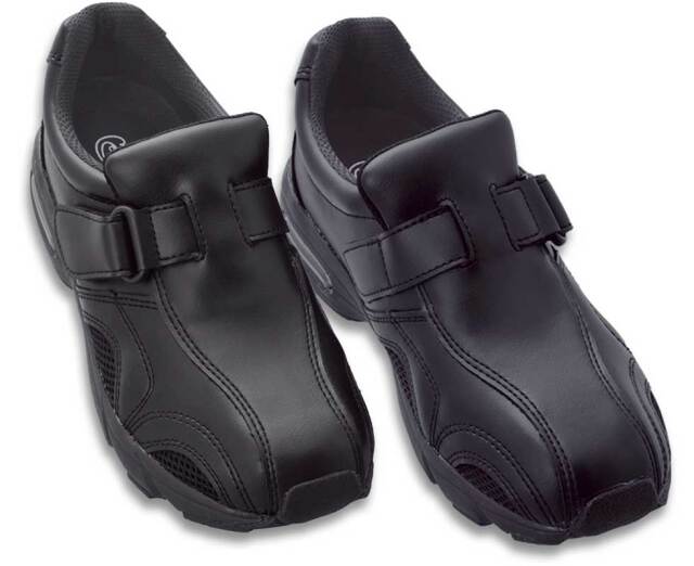 縦ラインを強調したスタイリッシュなナースシューズ