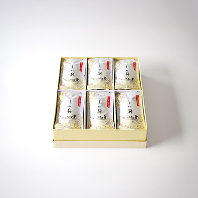 hiiro　溜塗　金銀蒔絵　枡形　菓子器　竹箸付　共布　共箱　C7676 hiiro 溜塗 金銀蒔絵 枡形 菓子器 竹箸付 共布 共箱 C7676 hiiro