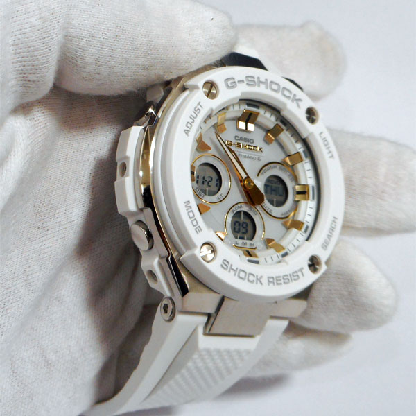 現品のみCASIOGショック GST-W300-7AJF ホワイト G-SHOCK（ジー  