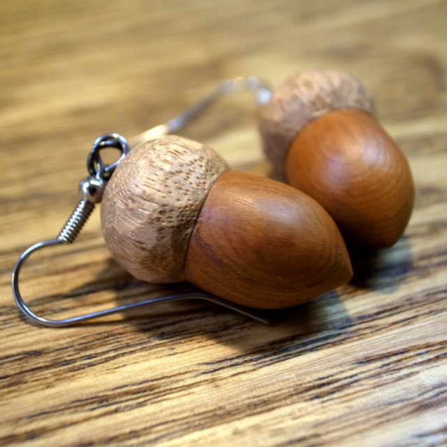 岡下勝敏さん「どんぐりのピアス＆イヤリング」（クリックポスト可）