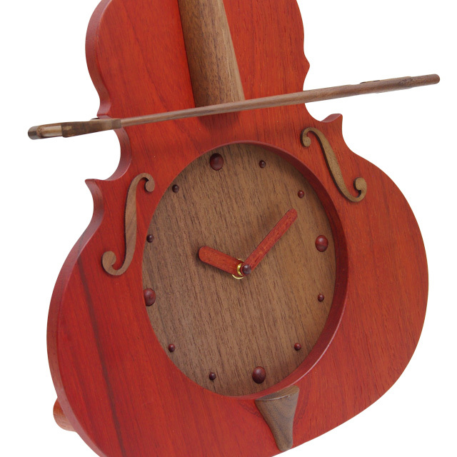 まるでバイオリンを弾いているよう♪天然木でつくられた「 バイオリン