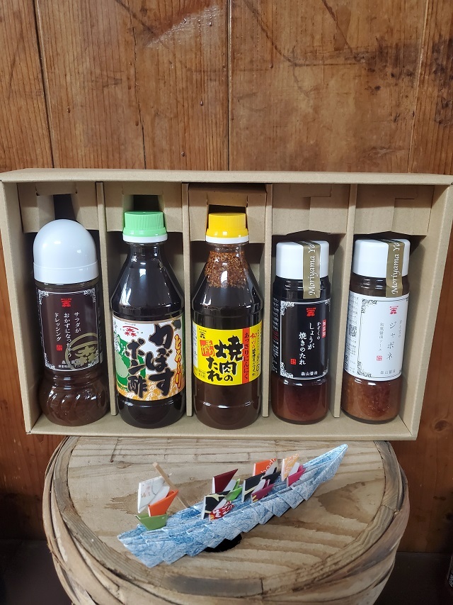 【喜ばれるギフトJ】　おかずになっちゃうドレッシング、おとなのジャポネソース、しょうが焼きのたれ、とろ~りかぼすポン酢、焼肉のたれあっさりにんにく