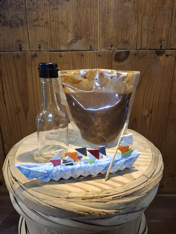 自宅で搾りたて格別、自家製生醤油鮮度一滴　もろみ600ｇと卓上瓶セット（簡単手順書ともろみ料理レシピ付き）