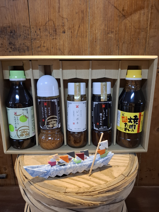 【喜ばれるギフトJ】 おかずになっちゃうドレッシング、おとなのジャポネソース、しょうが焼きのたれ、とろ~りかぼすポン酢、焼肉のたれあっさりにんにく