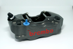 Brembo ブレンボ レーシング ラジアルマウントキャリパー 108mm ピッチ　アルミピストン X69510