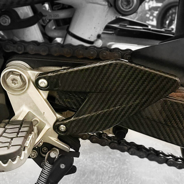 Tekmo Racing カーボンヘッドパイプカバー 4スト