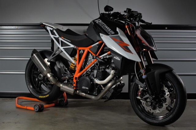 Tekmo Racing KTM 1290 Super Duke R and GT用マフラー・フルセット