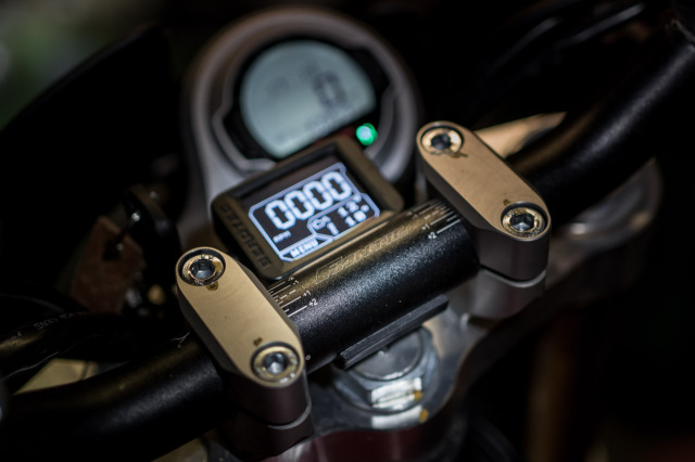 CUMPAN コックピットアシスタント デジタル追加メーター用マウント