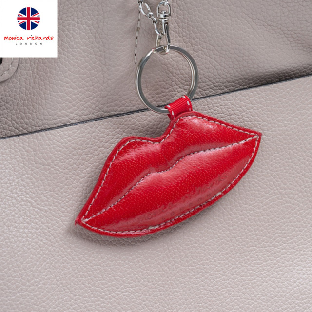 赤い唇モチーフのストラップ ロジータ ROJITA フリルリボン付マルチチェーンストラップ （レッド