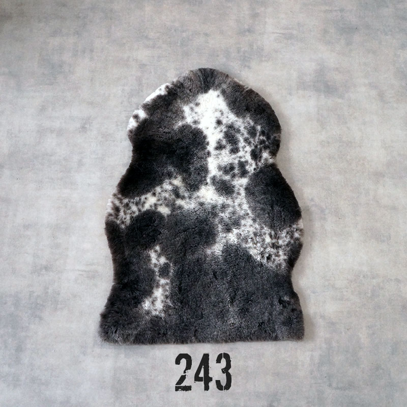 spottyムートンラグ#243