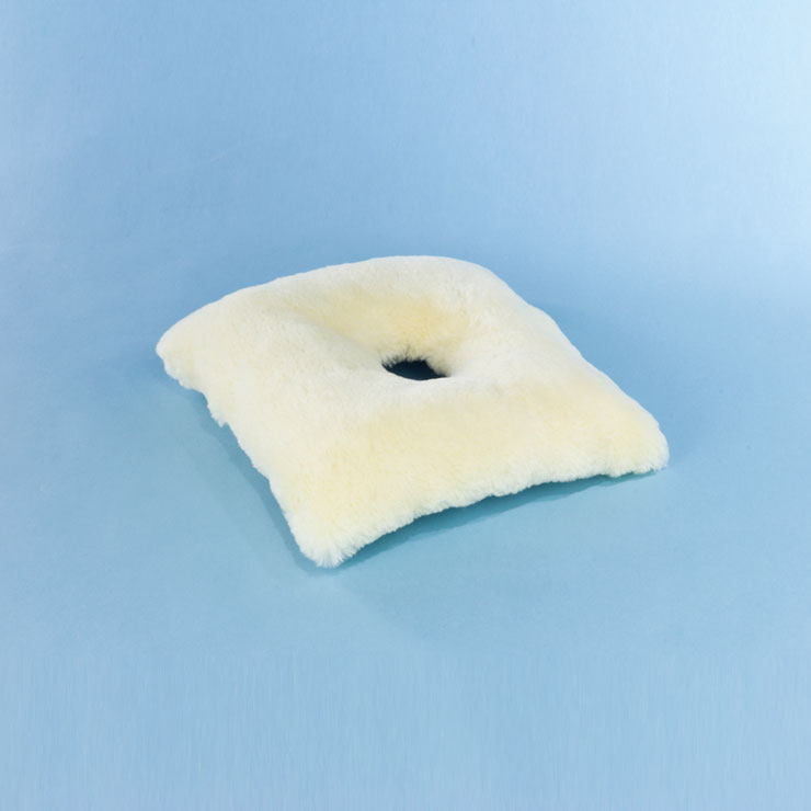 ALIVE 介護用ムートン 角座クッション 【送料無料】