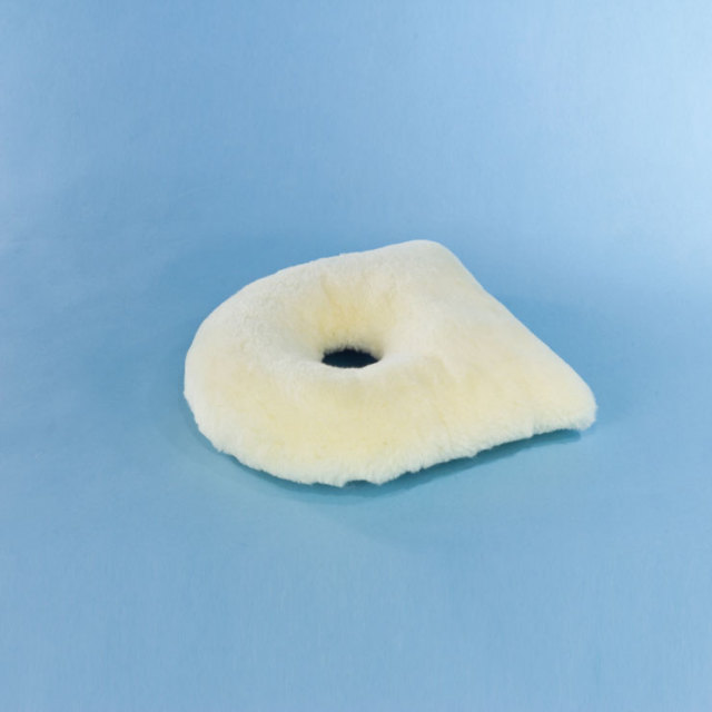 ALIVE 介護用ムートン 変形円座クッション 【送料無料】