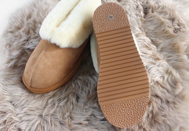 ムートンルームシューズ　