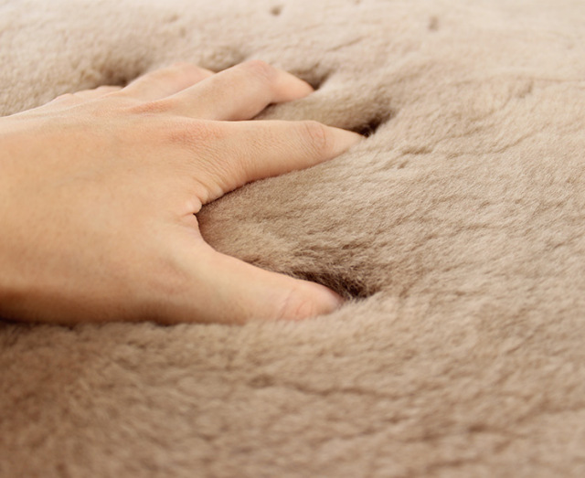 ムートンシーツ　ゲルマニウム　備長炭