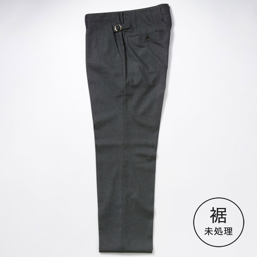 大人のリラックスドレススタイル。革靴に合わせたいパンツ