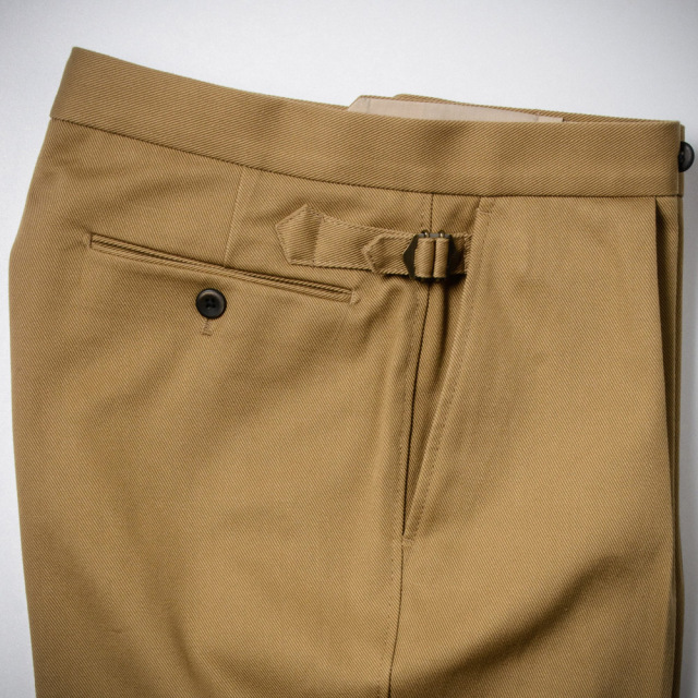 １１タックミリタリーパンツ