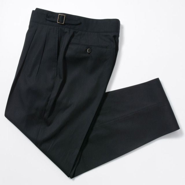 mover garments　スラックス 大人のリラックスドレススタイル。革靴に合わせたいパンツ