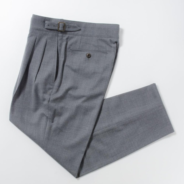 大人のリラックスドレススタイル。革靴に合わせたいパンツ（トラウザーズ）