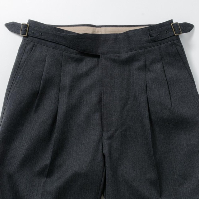 極美品 MUZE PLEATS TROUSERS 2 黒 MUZE TURQUOISE LABEL -【VENTILE®︎ GABARDINE 3D TROUSERS