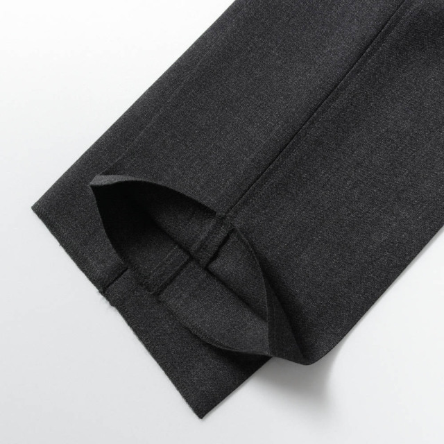 大人のリラックスドレススタイル。革靴に合わせたいパンツ（トラウザーズ）