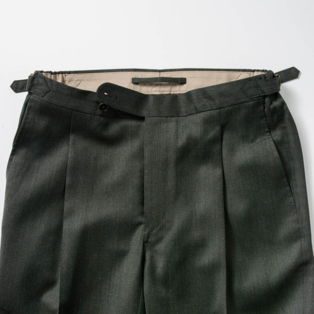 ムーバーガーメンツ 1tuck Military Model GREEN 52 1tuck Wide Tapered Model 【BCMG92-20】 D-GREEN W100