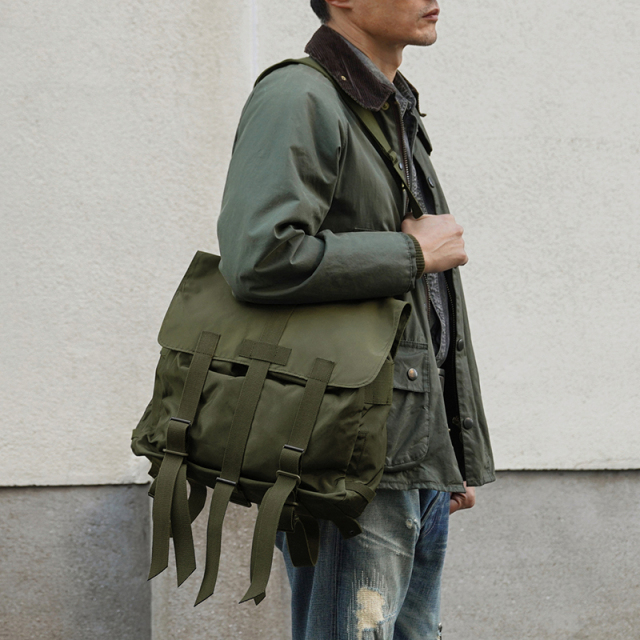 実物 新品 デッドストック オーストリア軍 3WAY パイロットバッグ 3ストラップ