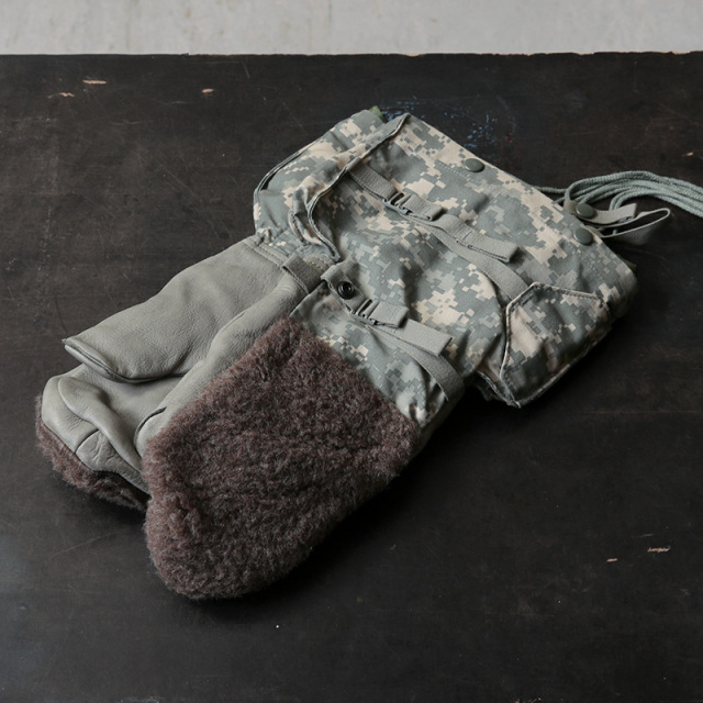 実物 USED 米軍 EXTREME COLD WEATHER ミトングローブ ライナーセット ACU（UCP）