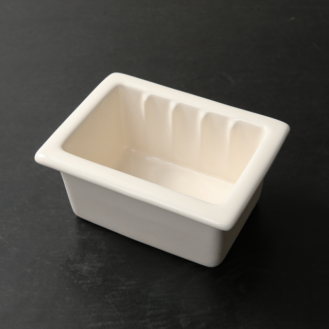 ミリタリー卸売仕入れ問屋M.Q.C 軍放出品 デッドストック 家具 インテリア