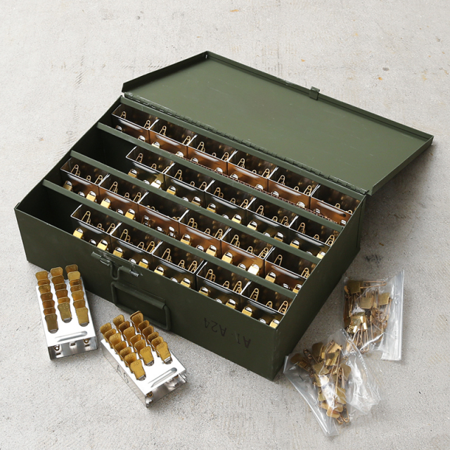 実物 新品 デッドストック 米軍 1980～1990’s ヴィンテージ 真鍮製 ランドリーピン 刻印 ケース付き フルセット