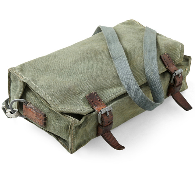 実物 USED スイス軍 ARMY ヴィンテージ ツール ショルダーバッグ