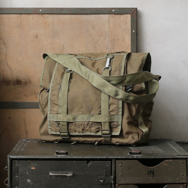 （最終値下げ）韓国軍 バックパック 実物 ミリタリー 卸売 仕入れ 問屋 実物 USED チェコ軍 3WAY パラシュート