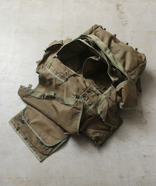 ミリタリー 卸売 仕入れ 問屋 実物 USED チェコ軍 3WAY パラシュート