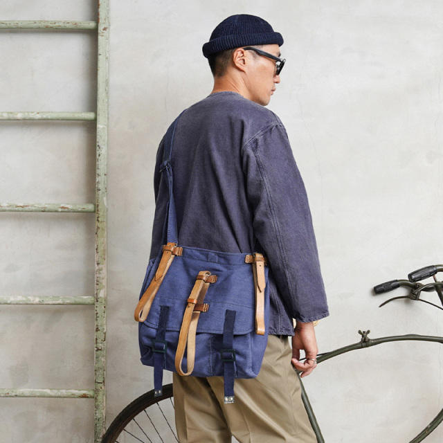 実物 新品 デッドストック ルーマニア軍 VINTAGE ブレッドバッグ ブルー レザーストラップあり