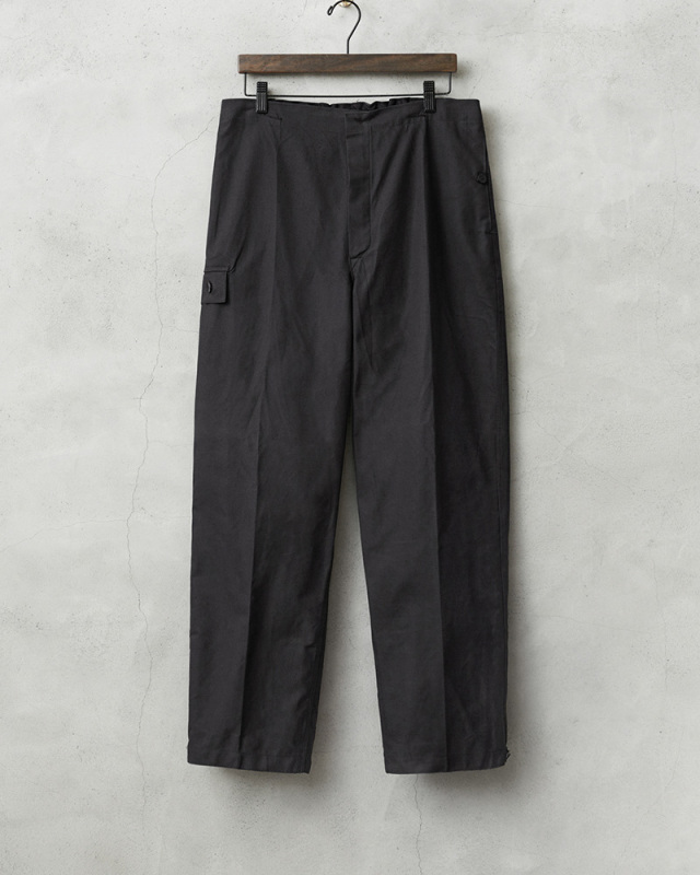 ミリタリー 卸売 仕入れ 問屋 実物 新品 デッドストック 東ドイツ軍