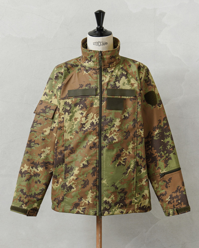 イタリア軍実物　ソフトシェルジャケット　准尉階級章付き　美品 イタリア軍実物 ソフトシェルジャケット 准尉階級章付き 美品