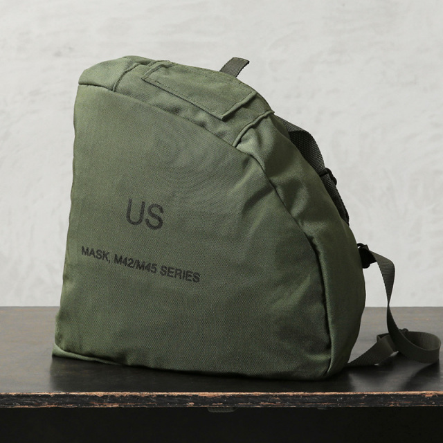 【実物】アメリカ軍M42ガスマスクセット一式　Sサイズ　デッドストック 実物】アメリカ軍M42ガスマスクセット一式 Sサイズ デッド