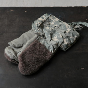 実物 USED 米軍 EXTREME COLD WEATHER ミトングローブ ライナーセット ACU（UCP）